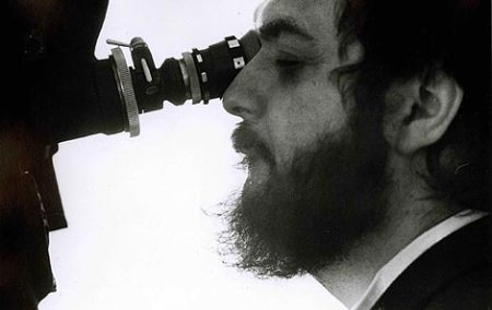 El cineasta Stanley Kubrick durante el rodaje de 'La Naranja Mecánica' // Reuters